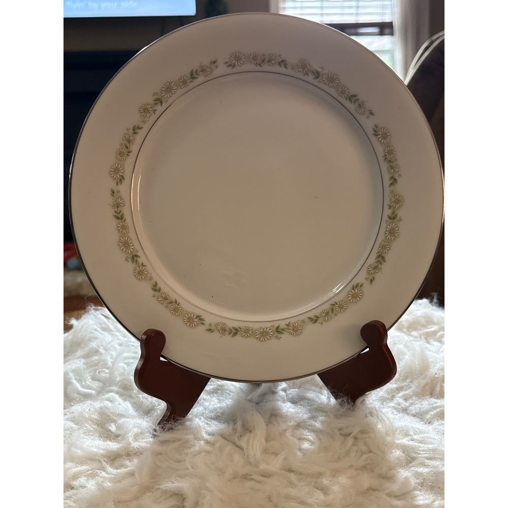 Noritake‎ Trilby 6908 Dinner Plate White Daisy Floral Platinum Trim Japan 10.5"